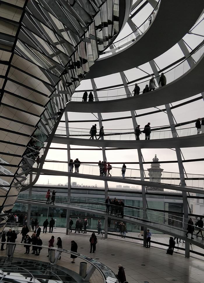 Охраняет ли авторское право фотографии и как его применять